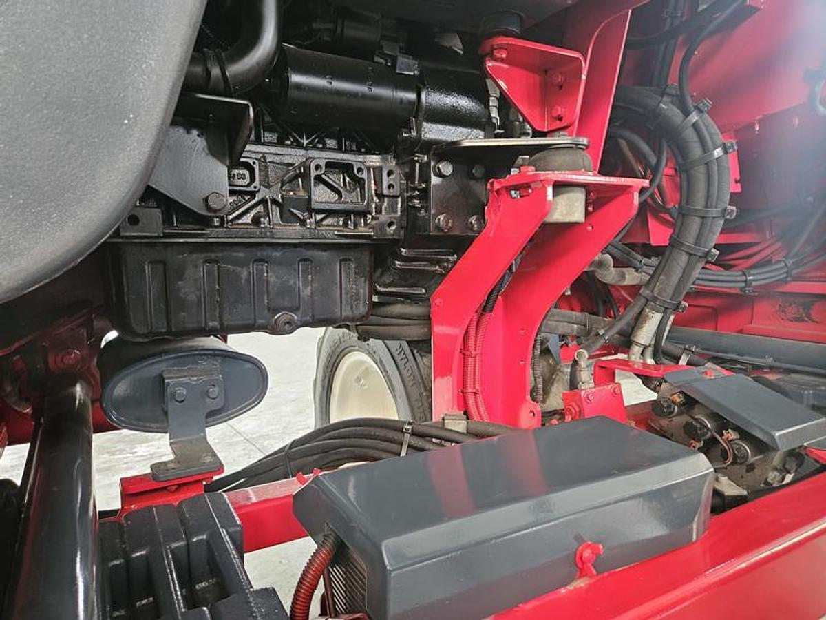 Used 2015 Moffett M8 55.3