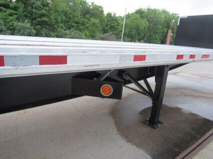 Used 2016 Great Dane Trailers 45' X 102" Flatbed Moffett Trailer