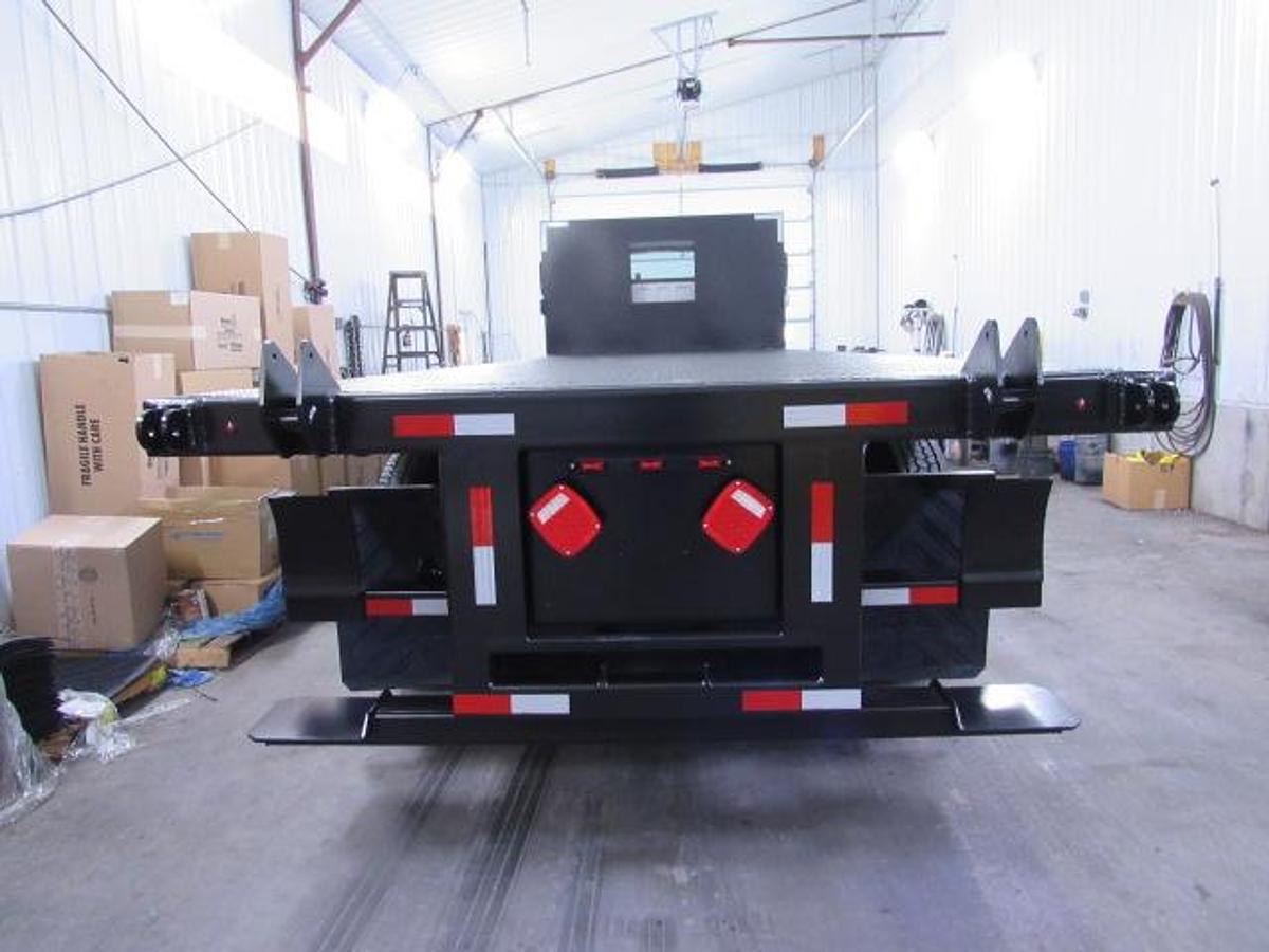 Used 2022 Freightliner M2 106