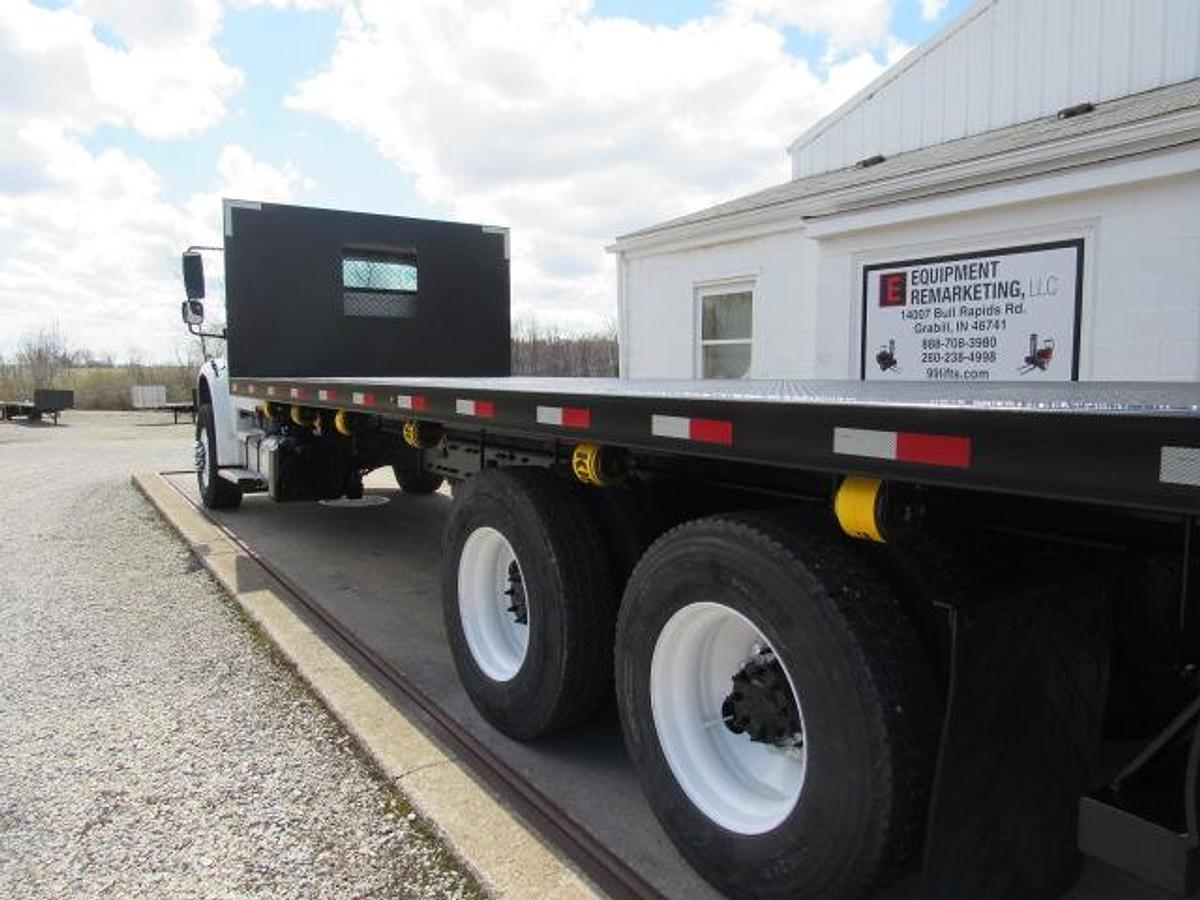 Used 2022 Freightliner M2 106