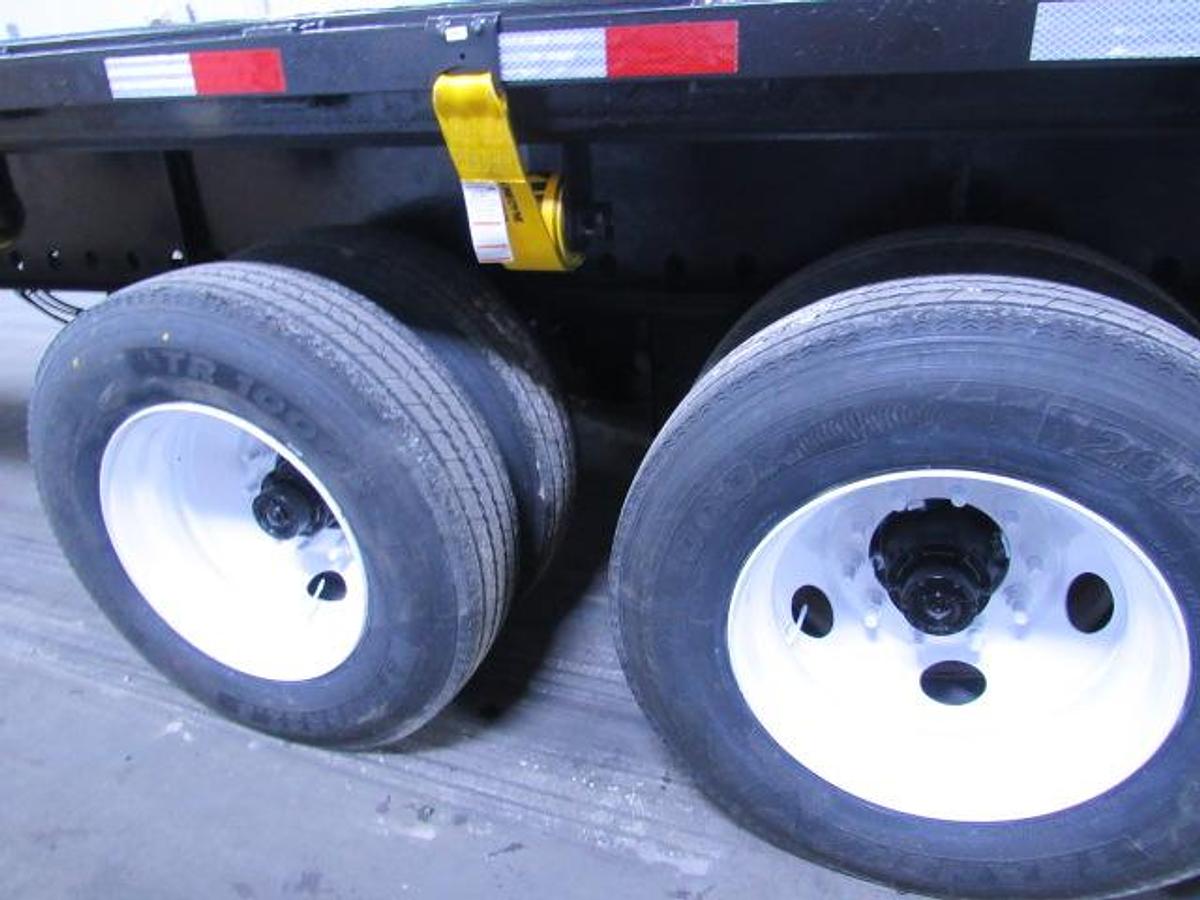 Used 2015 Great Dane Trailers 48' X 102" Flatbed Moffett Trailer