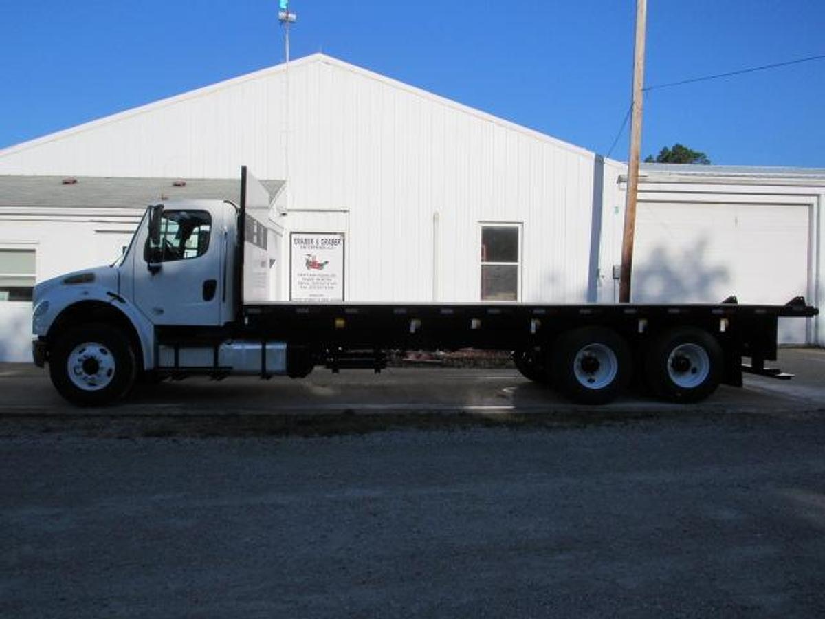 Used 2018 Freightliner M2 106