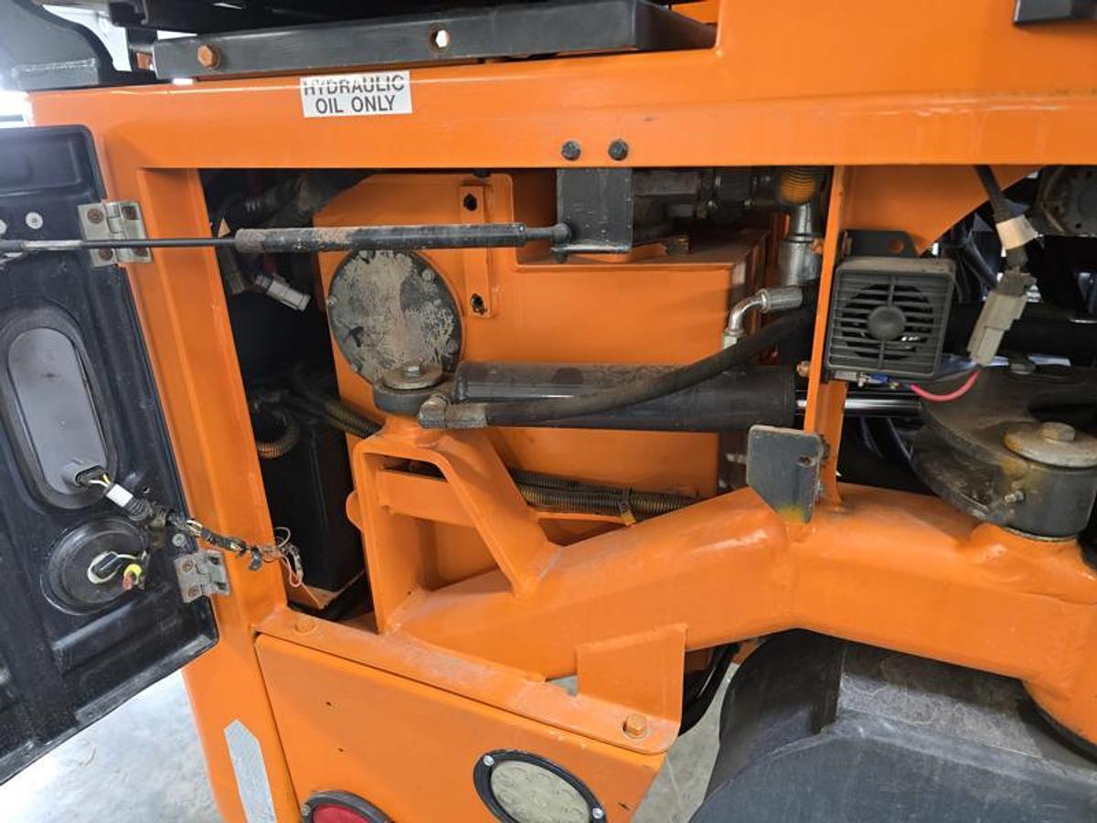 Used 2016 Moffett M8 55.3