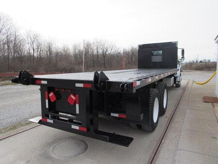 Used 2016 Freightliner M2 106