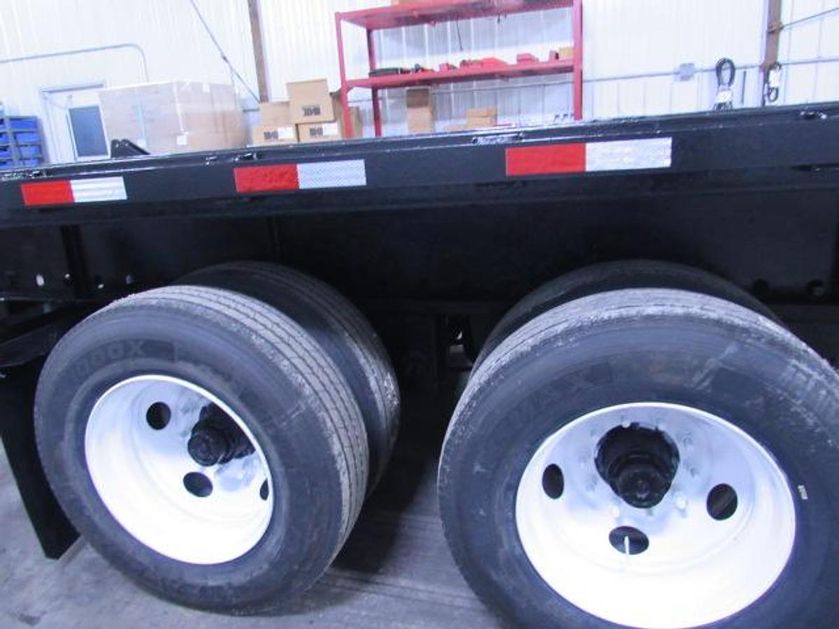 Used 2015 Great Dane Trailers 48' X 102" Flatbed Moffett Trailer