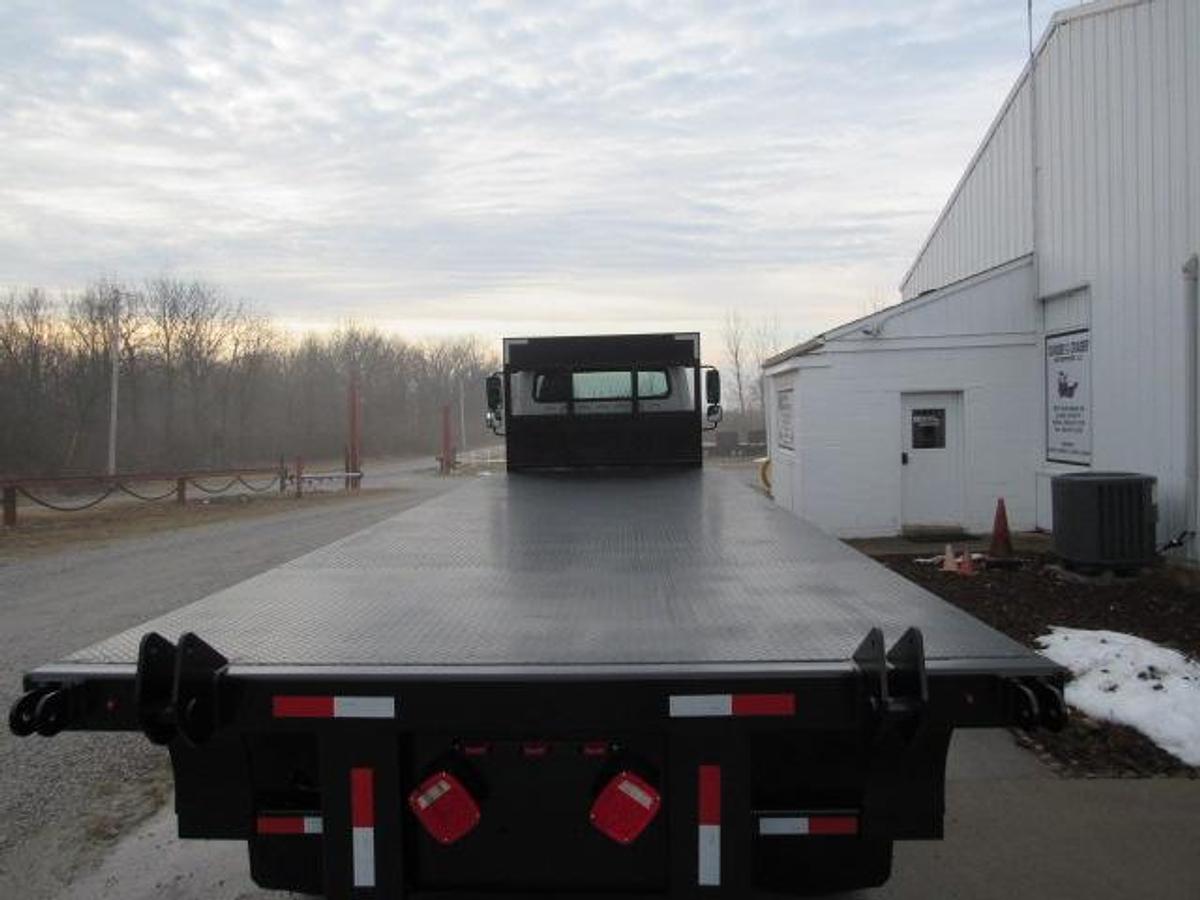 Used 2020 Freightliner M2 106