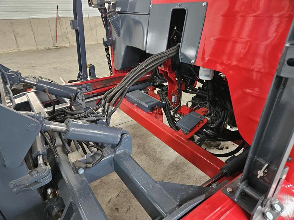 Used 2013  Moffett M 55.4  4 Way