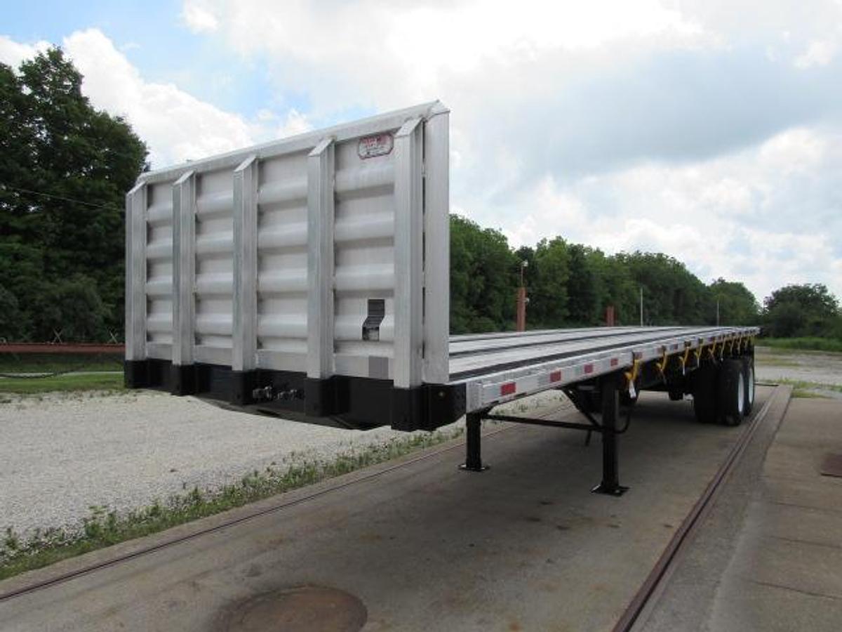 Used 2017 Great Dane Trailers 36' 6" X 102" Aluminum Combo Flatbed Moffett Trailer