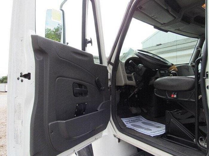 Used 2014 International DuraStar 4400