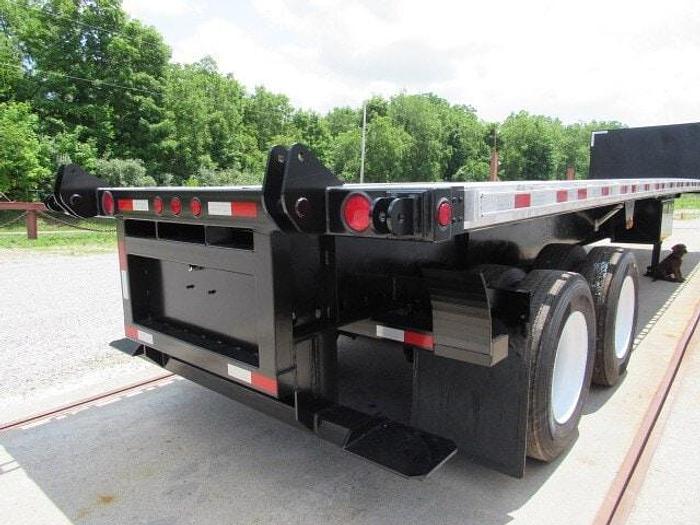 Used 2011 Great Dane Trailers 36' 6" X 102" Flatbed Moffett Trailer