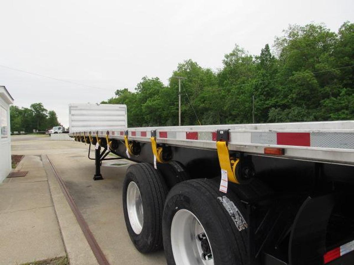 Used 2014 Great Dane Trailers  36' 6" X 102" Aluminum Combo Flatbed Moffett Trailer