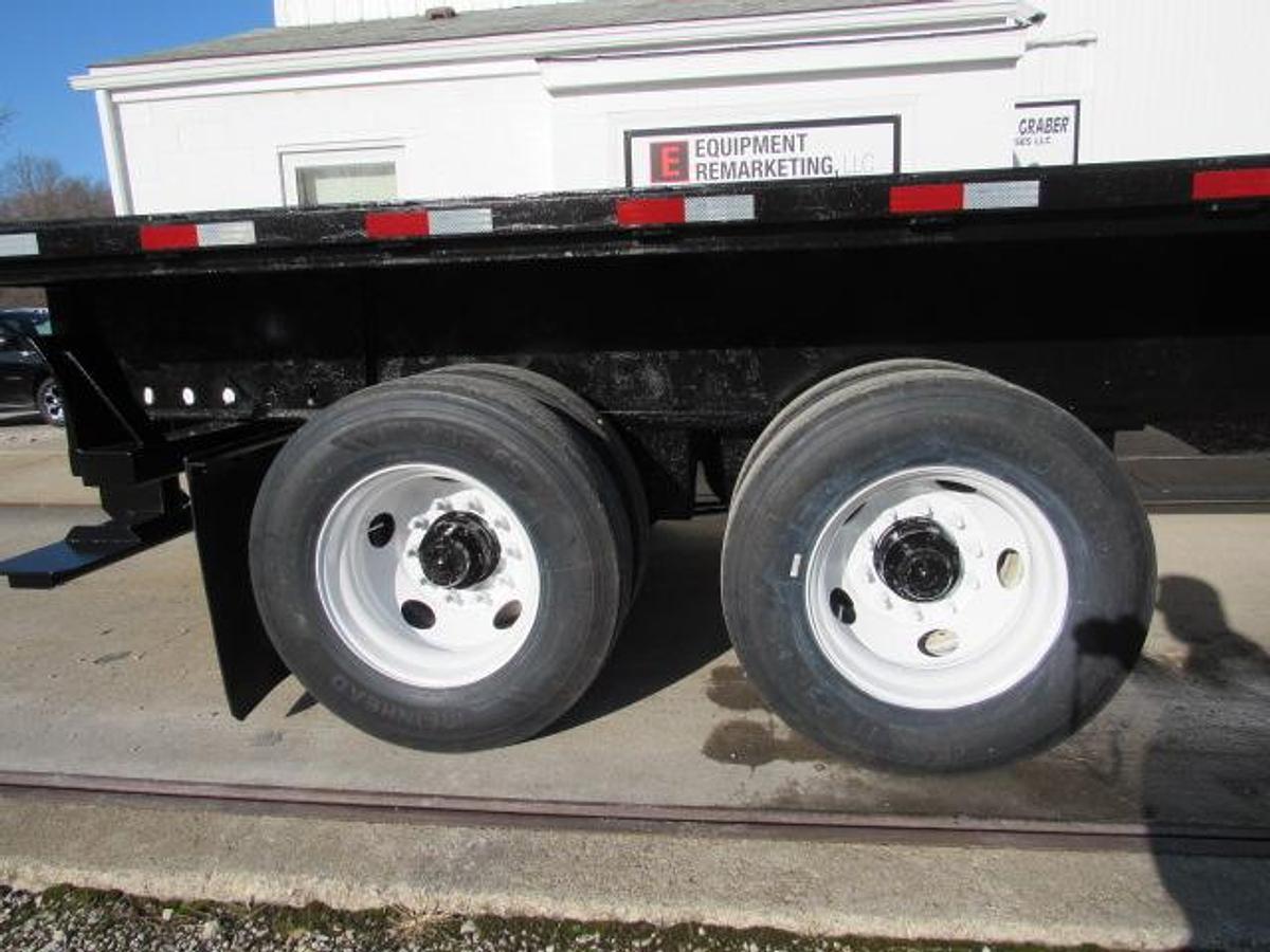 Used 2016 Great Dane Trailers 36' 6" X 102" Flatbed Moffett Trailer