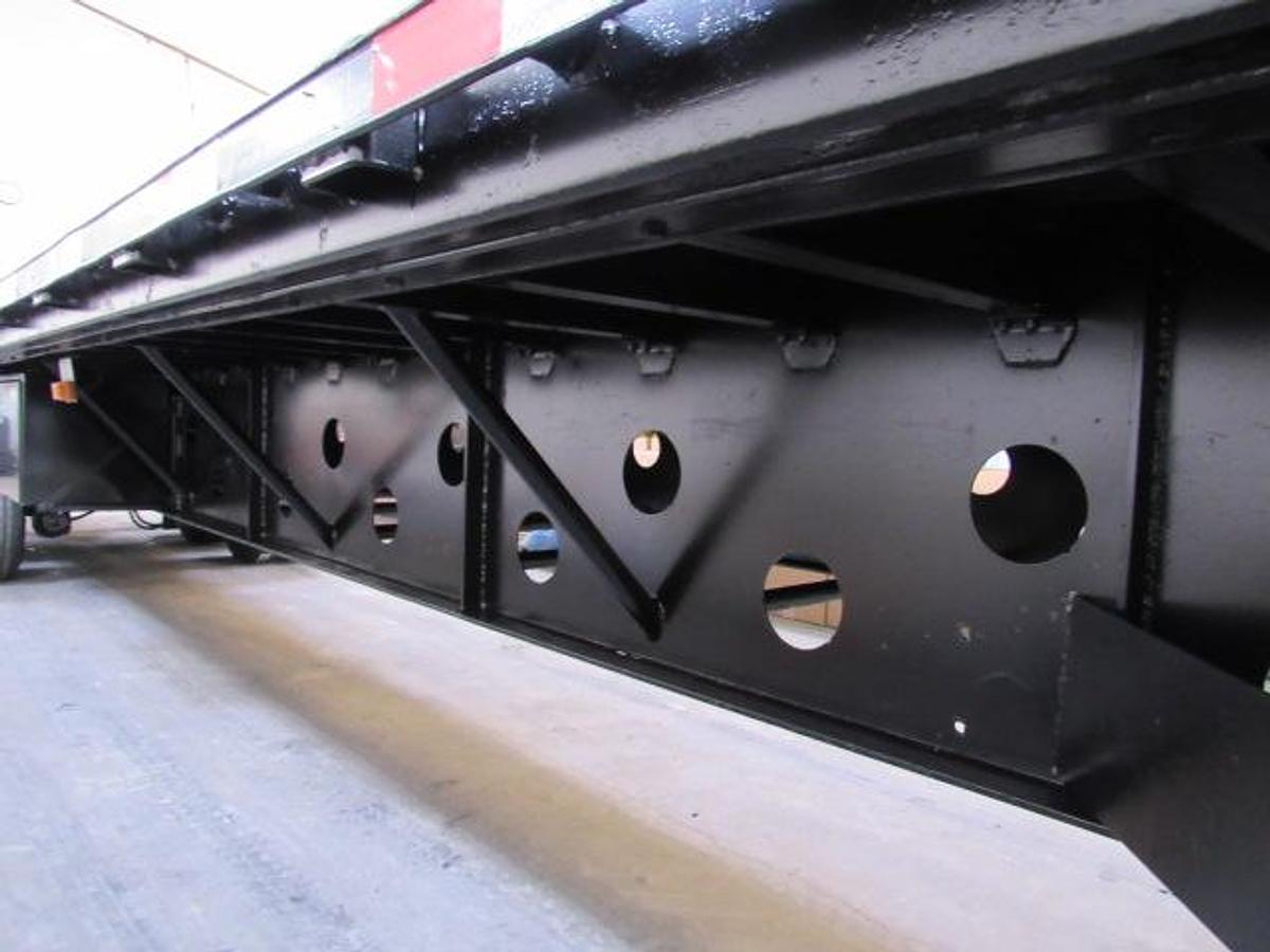 Used 2006 Transcraft Trailers 45' X 102" Flatbed Moffett Trailer