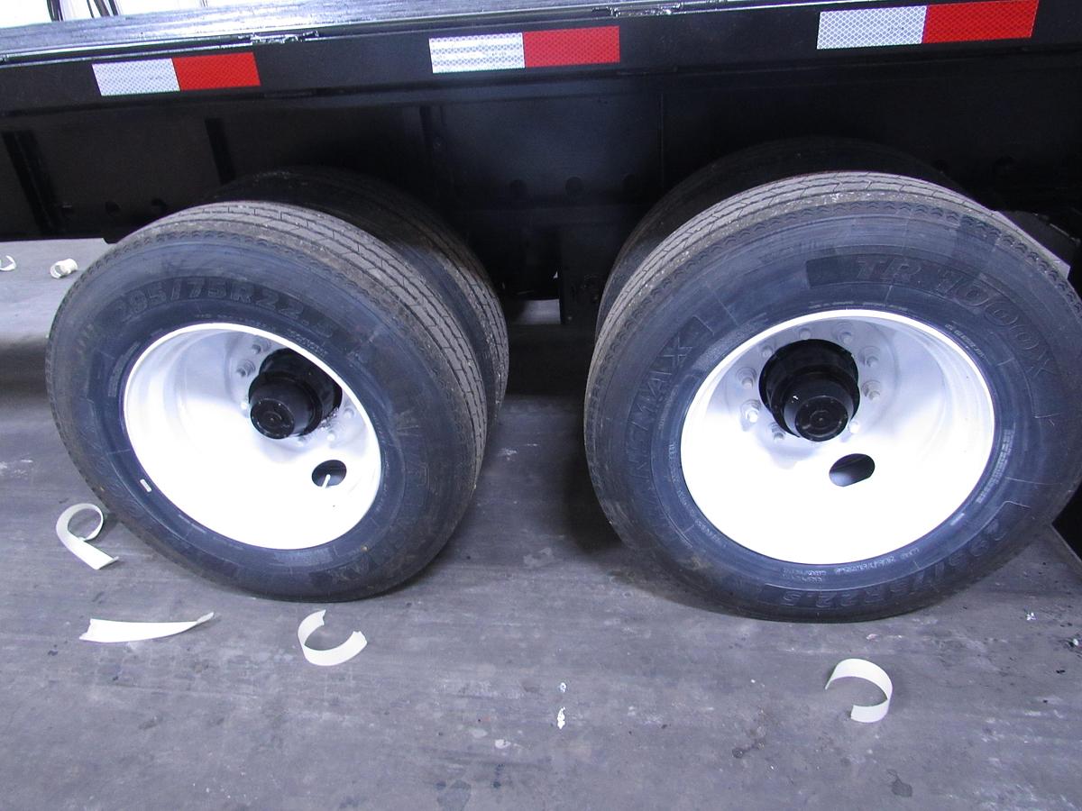 Used 2015 Utility 48' X 102 Princeton/Moffett Trailer