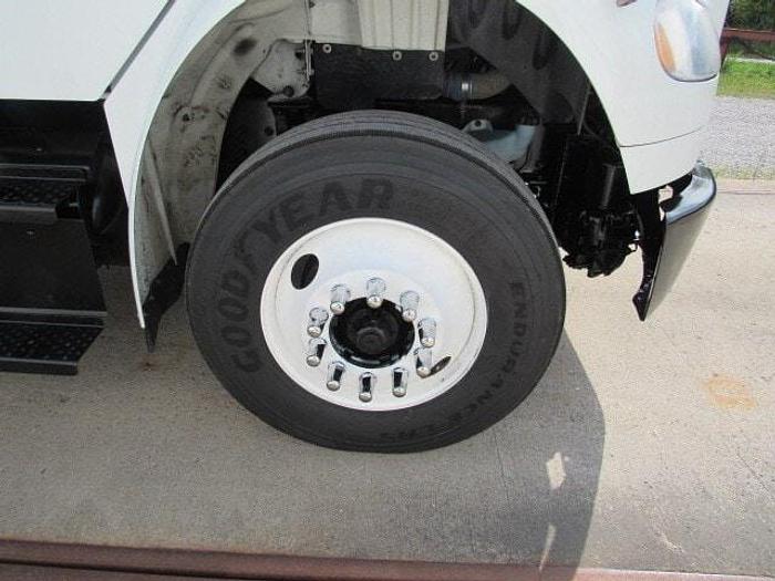 Used 2016 Freightliner M2 106