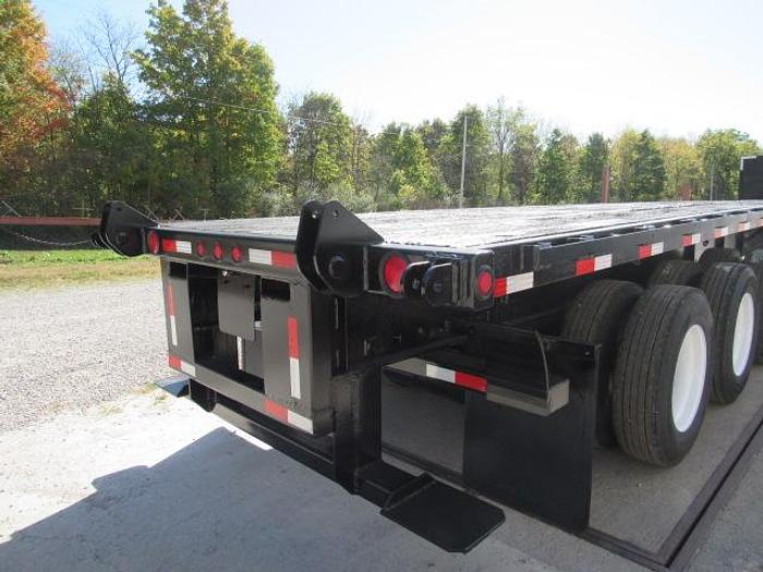 Used 2014 Great Dane Trailers  48' X 102" 3 AXLE Flatbed Moffett Trailer