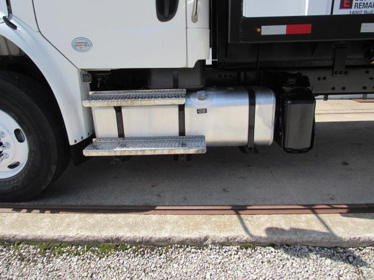 Used 2022 Freightliner M2 106