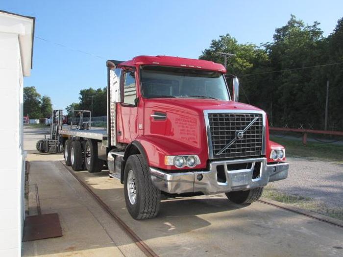 Used 2016 VOLVO VHD FLATBED TRUCK W/UNIVERSAL MOFFETT/PRINCETON MOUNTING KIT