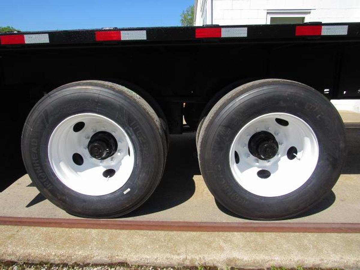 Used 2013 Utility 48' X 102 Princeton/Moffett Trailer