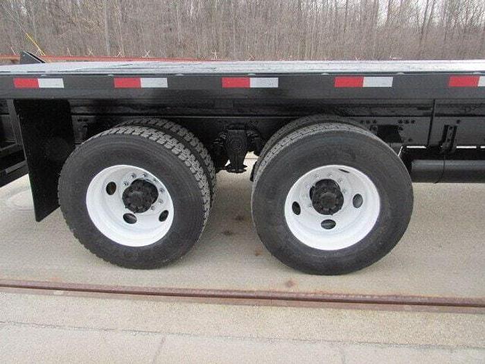 Used 2016 Freightliner M2 106