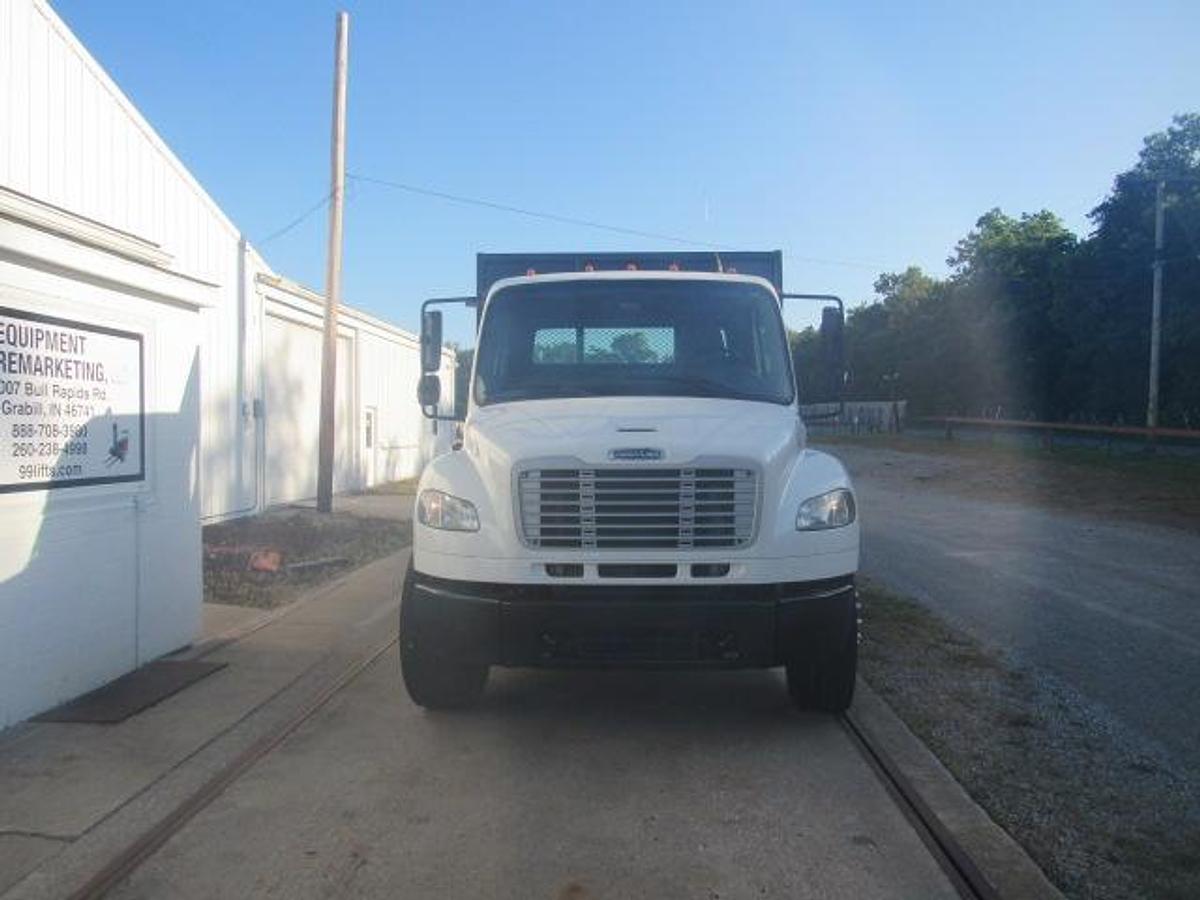 Used 2018 Freightliner M2 106