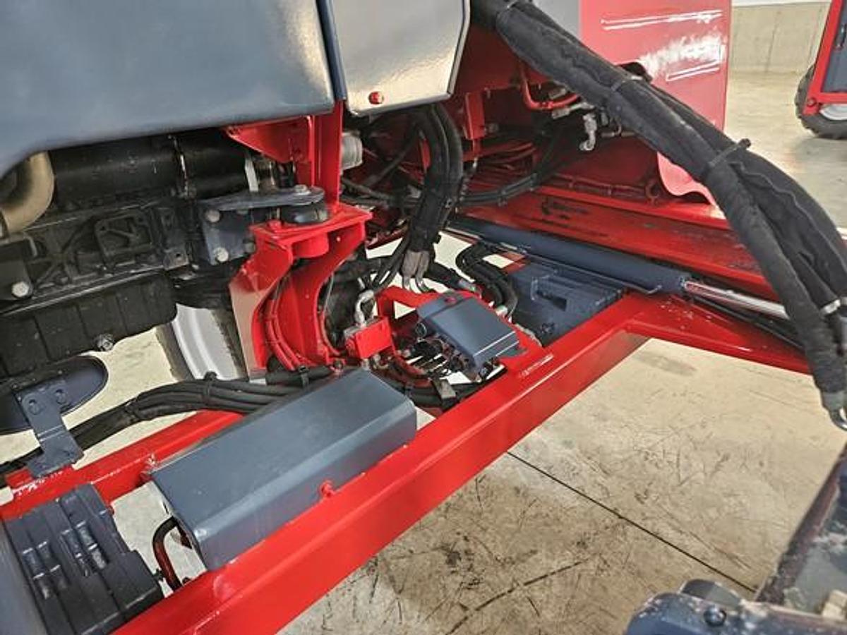 Used 2015 Moffett M8 55.3