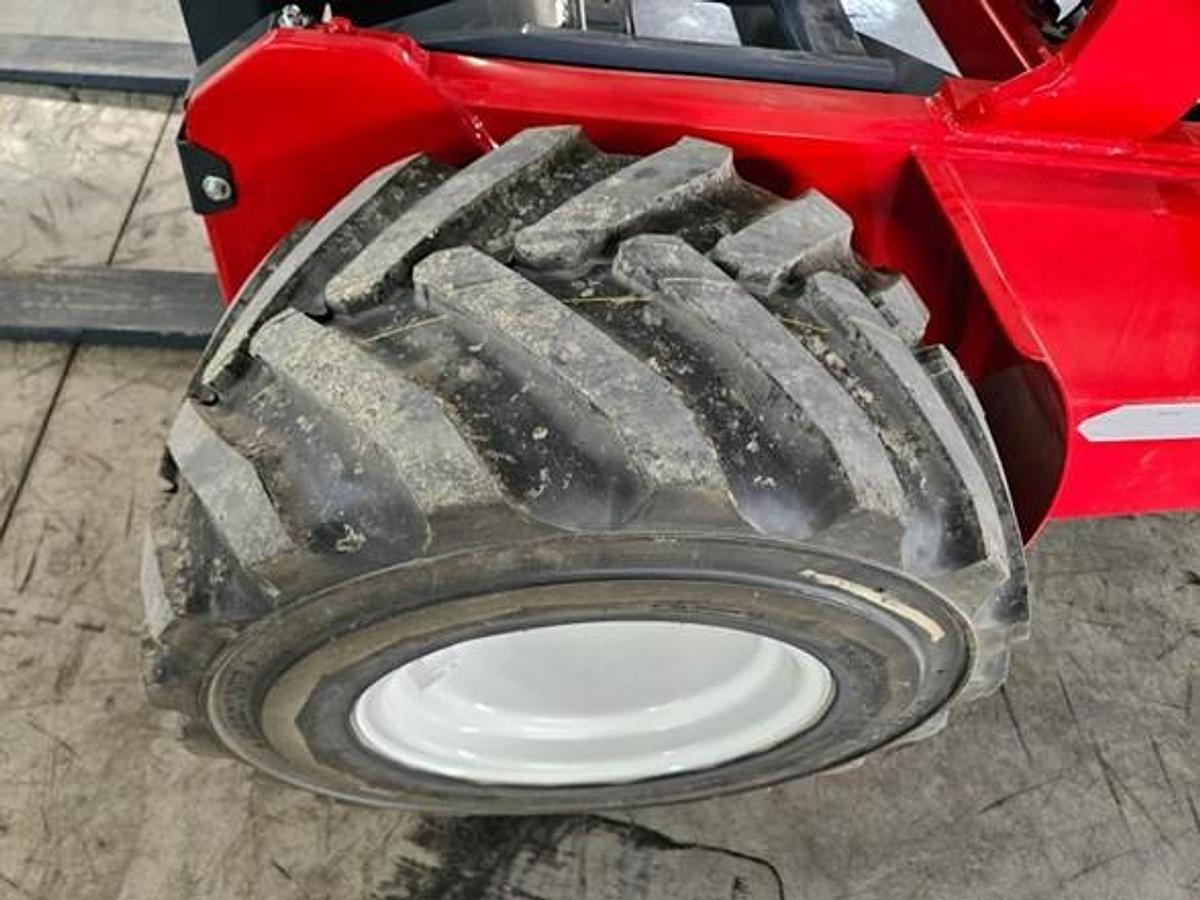 Used 2015 Moffett M8 55.3