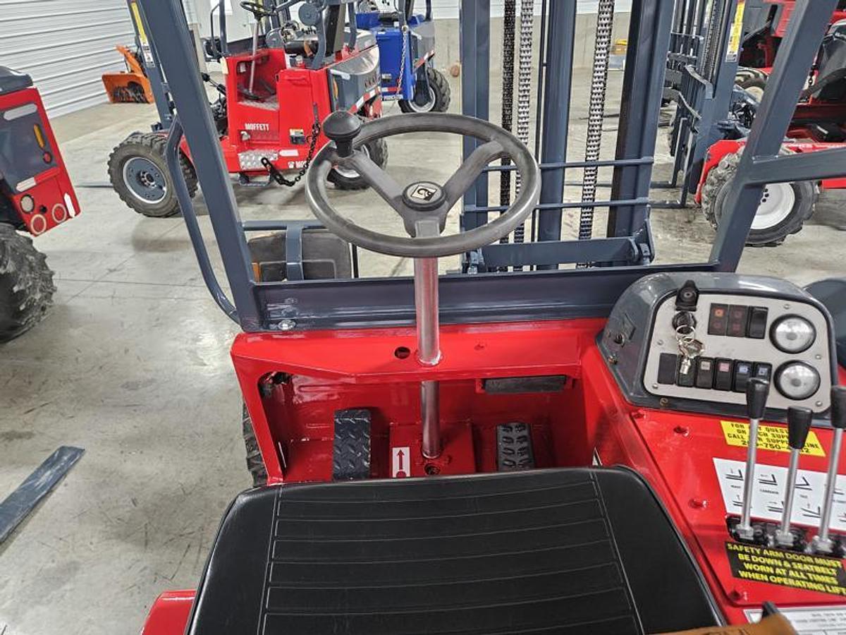 Used 2012 Moffett M70