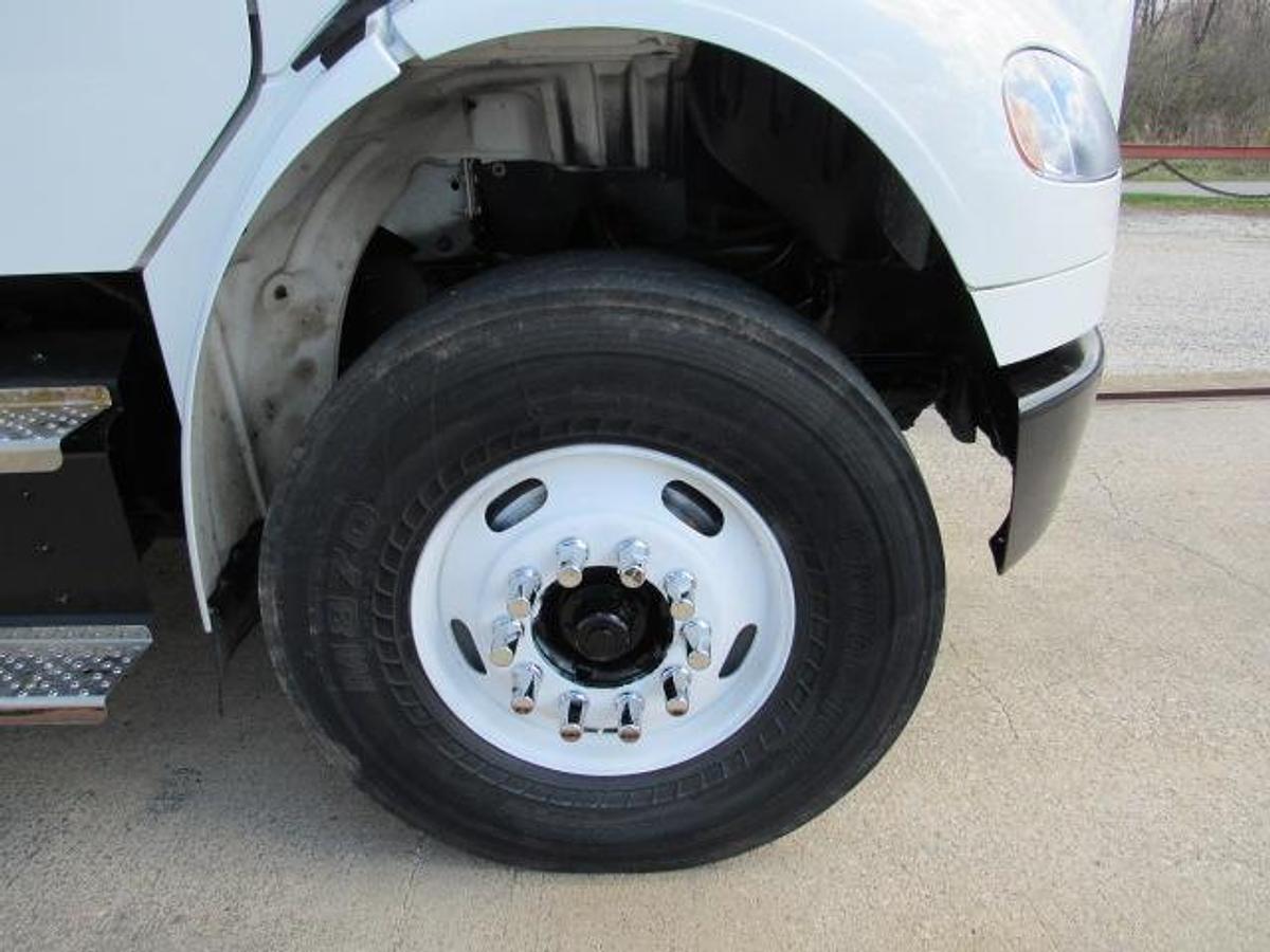 Used 2022 Freightliner M2 106