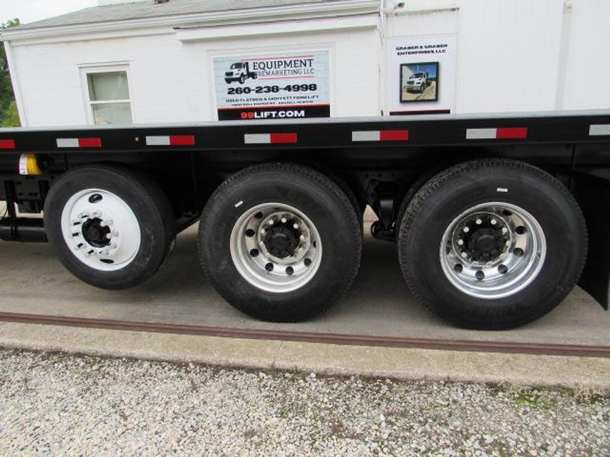 Used 2022 Freightliner M2 106