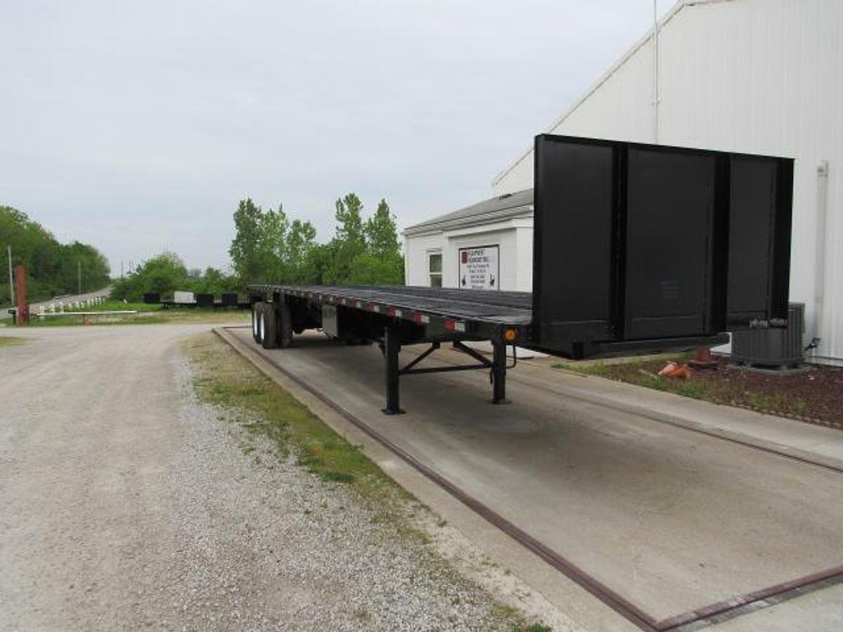 Used 2017 Utility 45' X 102 Princeton/Moffett Trailer