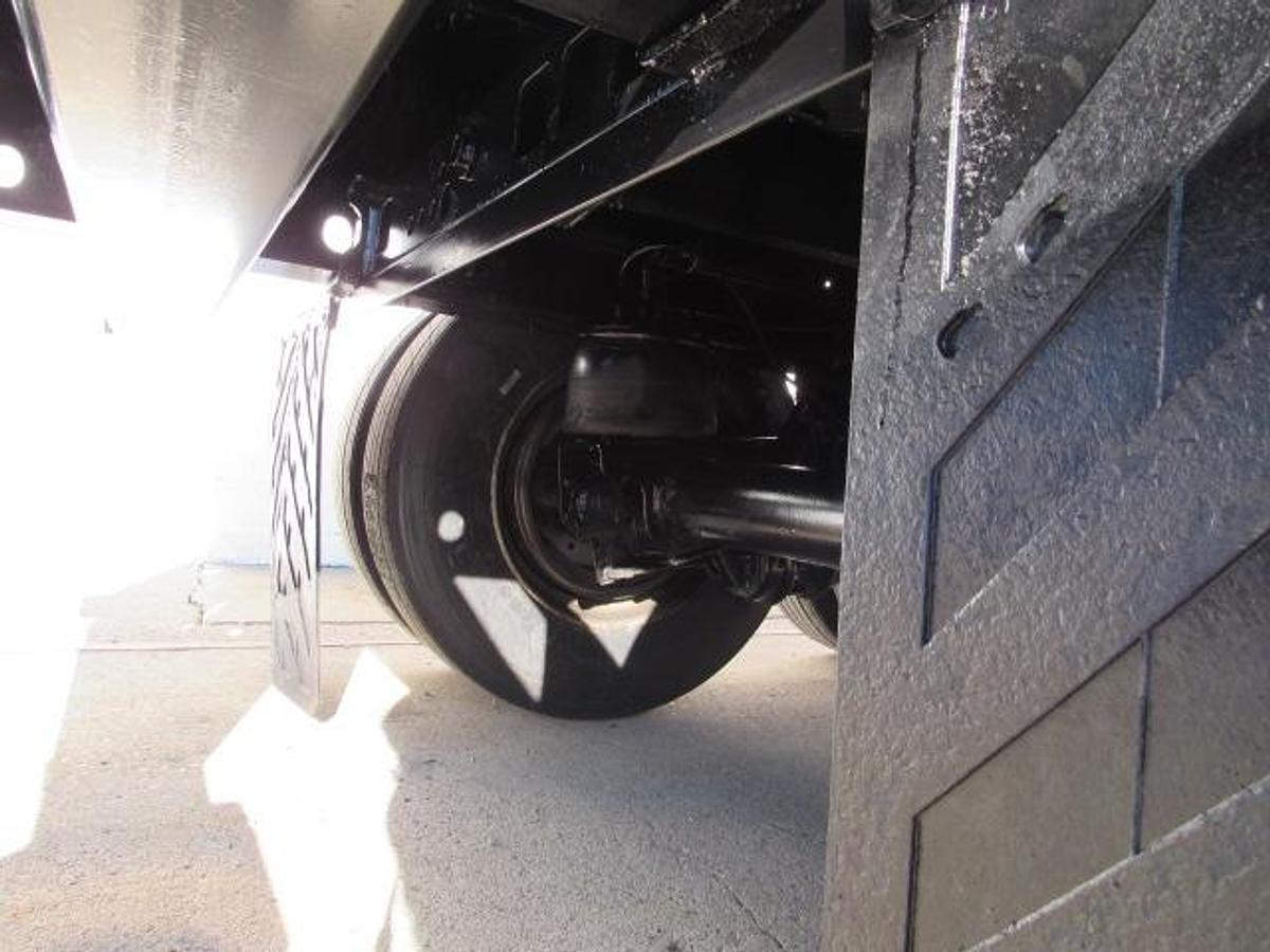 Used 2016 Great Dane Trailers 36' 6" X 102" Flatbed Moffett Trailer