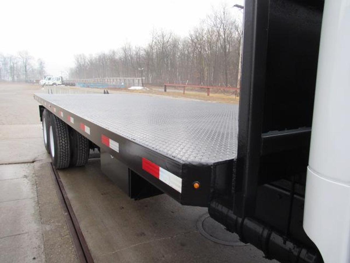 Used 2020 Freightliner M2 106