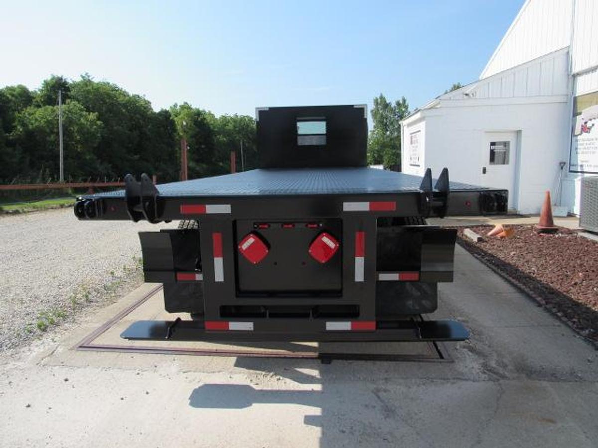 Used 2023 Freightliner M2 106