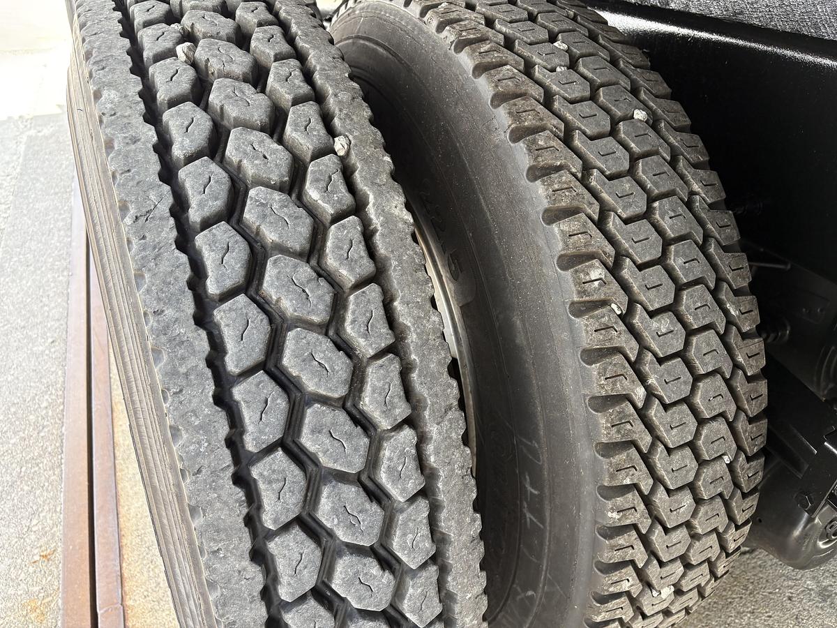 Used 2020 Kenworth T370 Flatbed Truck