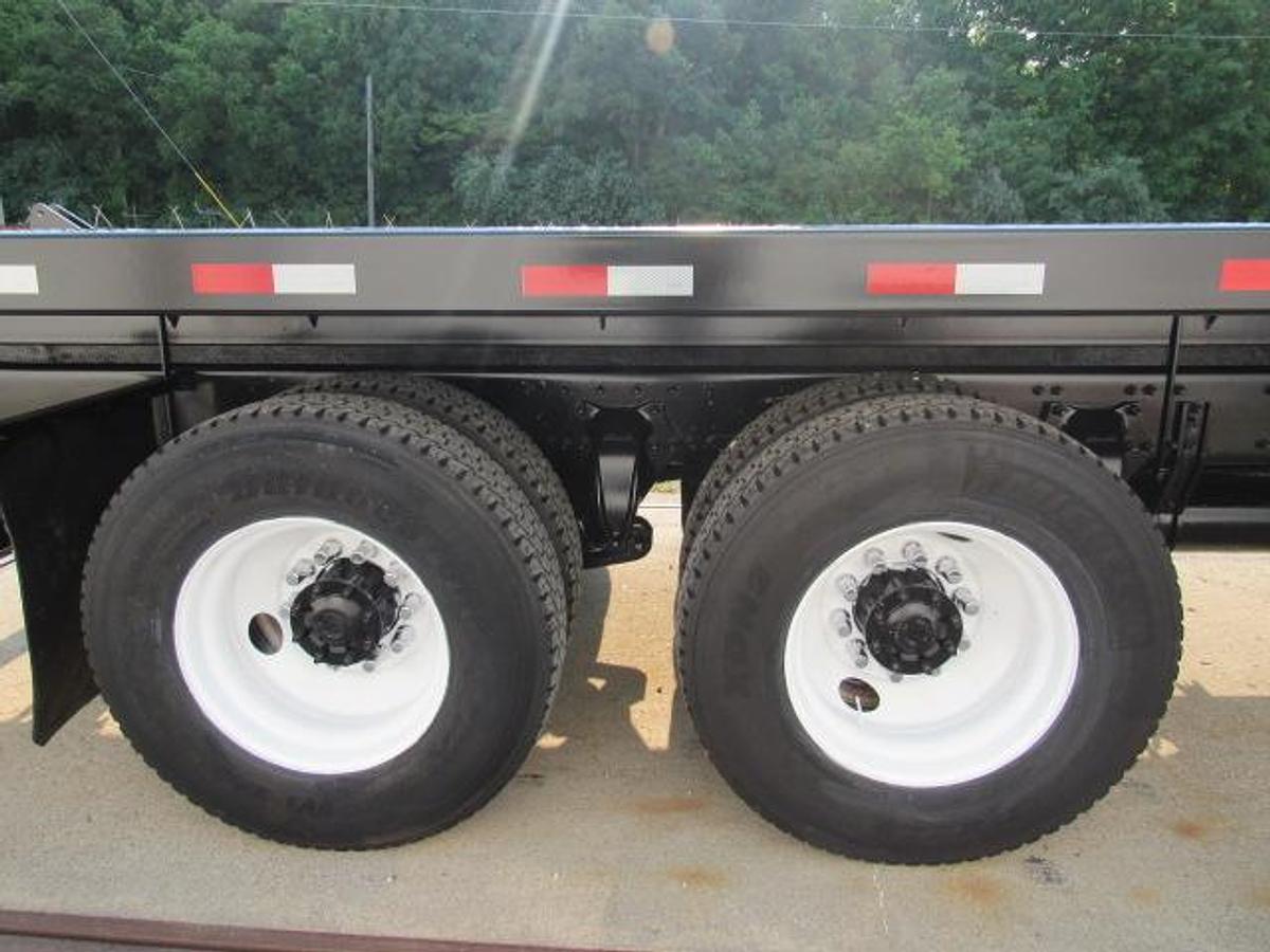Used 2022 Freightliner M2 106