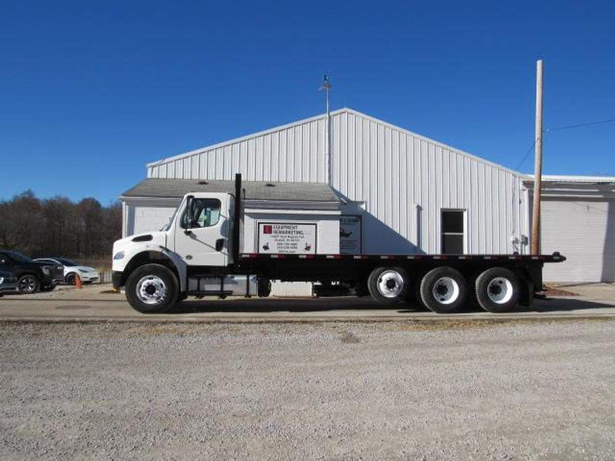 Used 2022 Freightliner M2 106