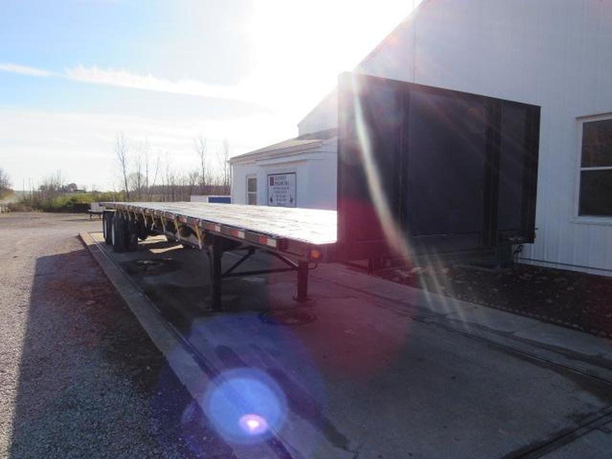 Used 2015 Utility 48' X 102 Princeton/Moffett Trailer