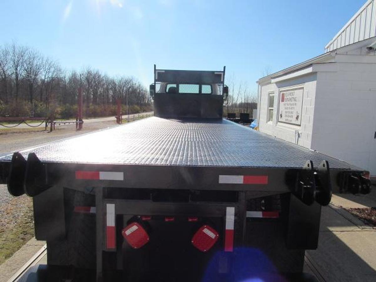 Used 2022 Freightliner M2 106