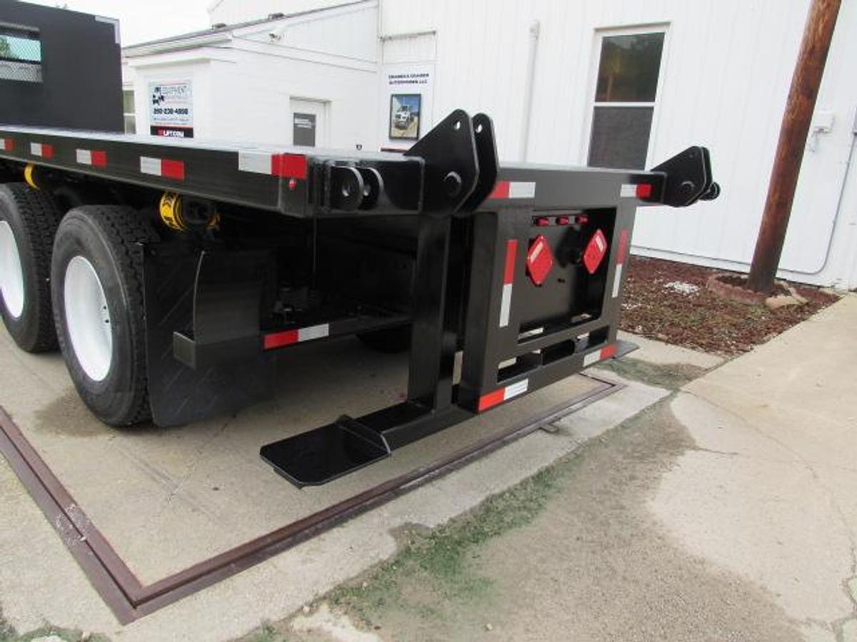 Used 2023 Freightliner M2 106