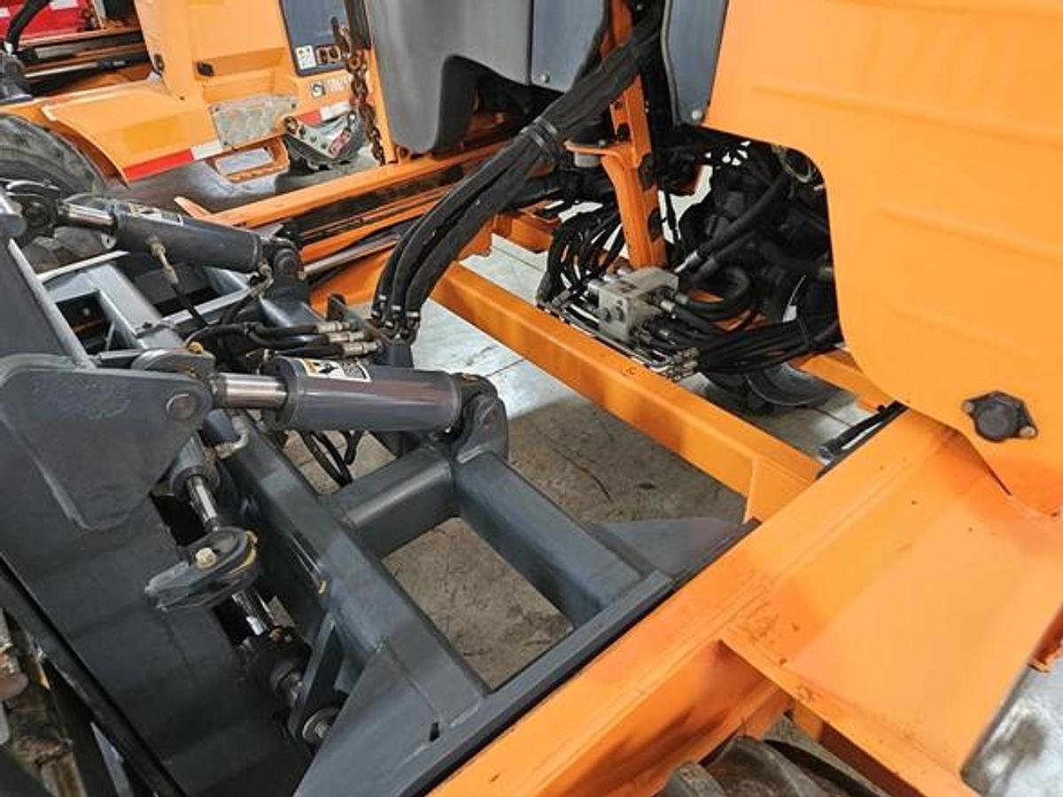 Used 2018 Moffett M8 55.3NX