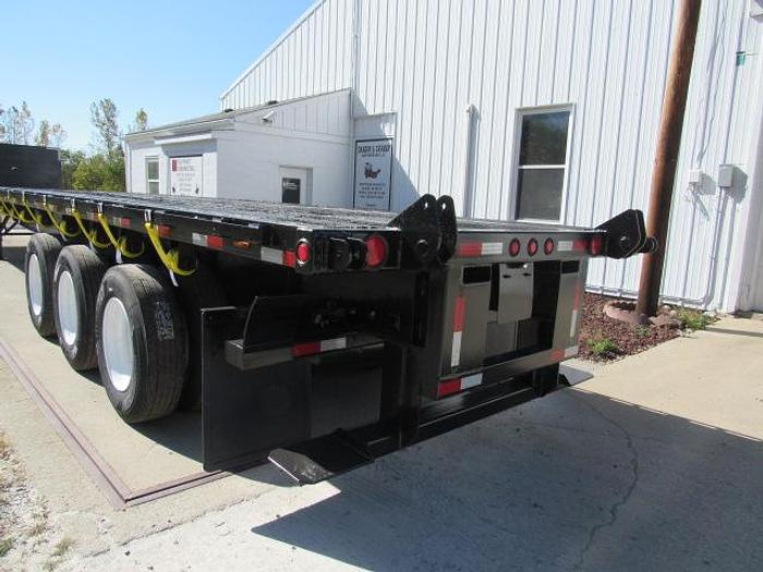 Used 2014 Great Dane Trailers  48' X 102" 3 AXLE Flatbed Moffett Trailer