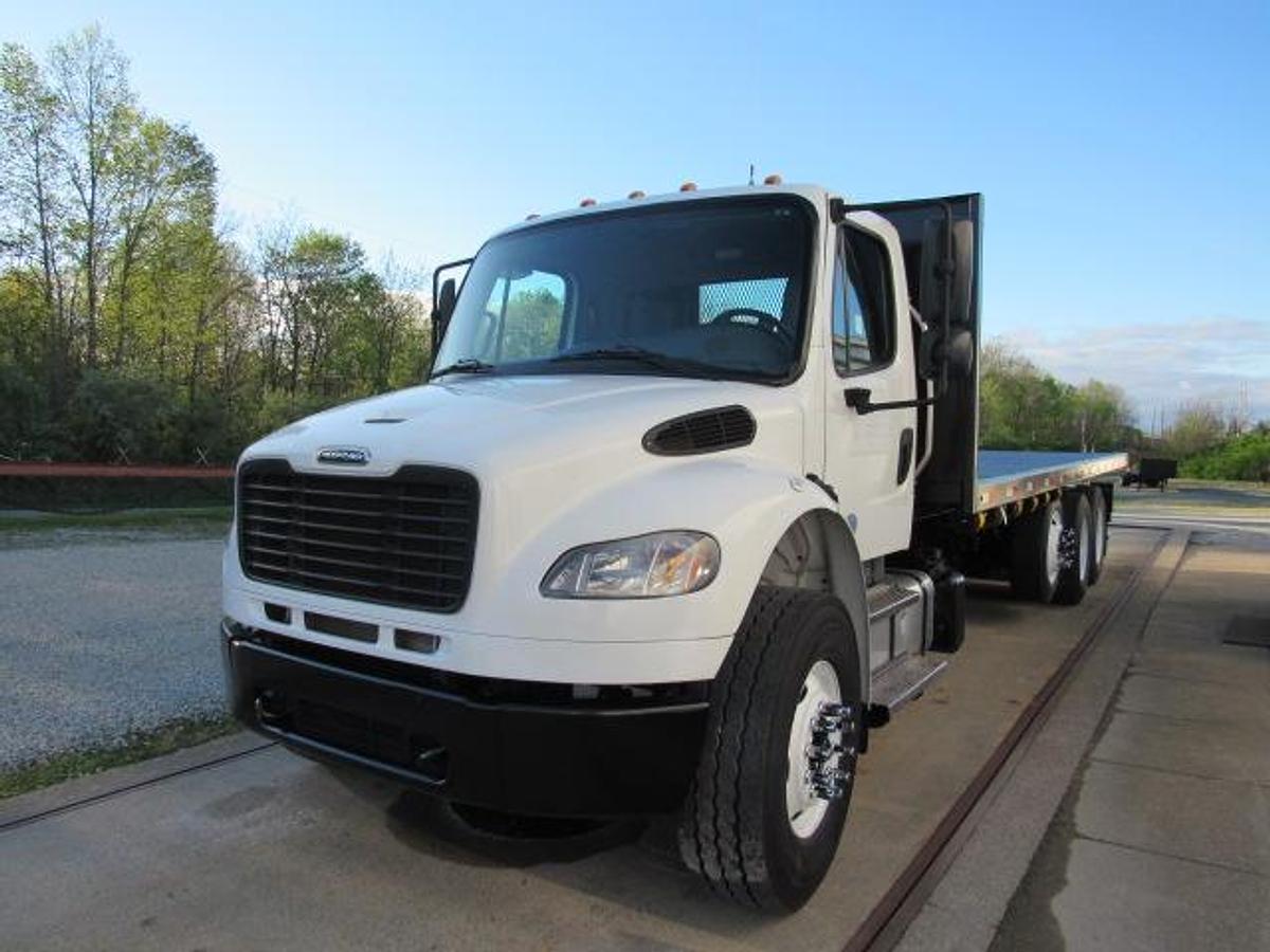 Used 2022 Freightliner M2 106