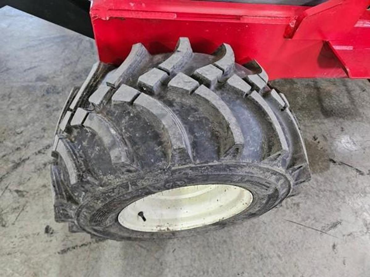 Used 2017 Navigator RT-5500 Truck Mounted Forklift