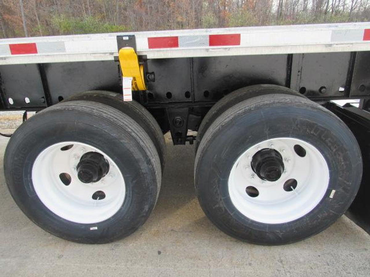 Used 2015 Utility 45' X 102 Alum Combo Princeton/Moffett Trailer