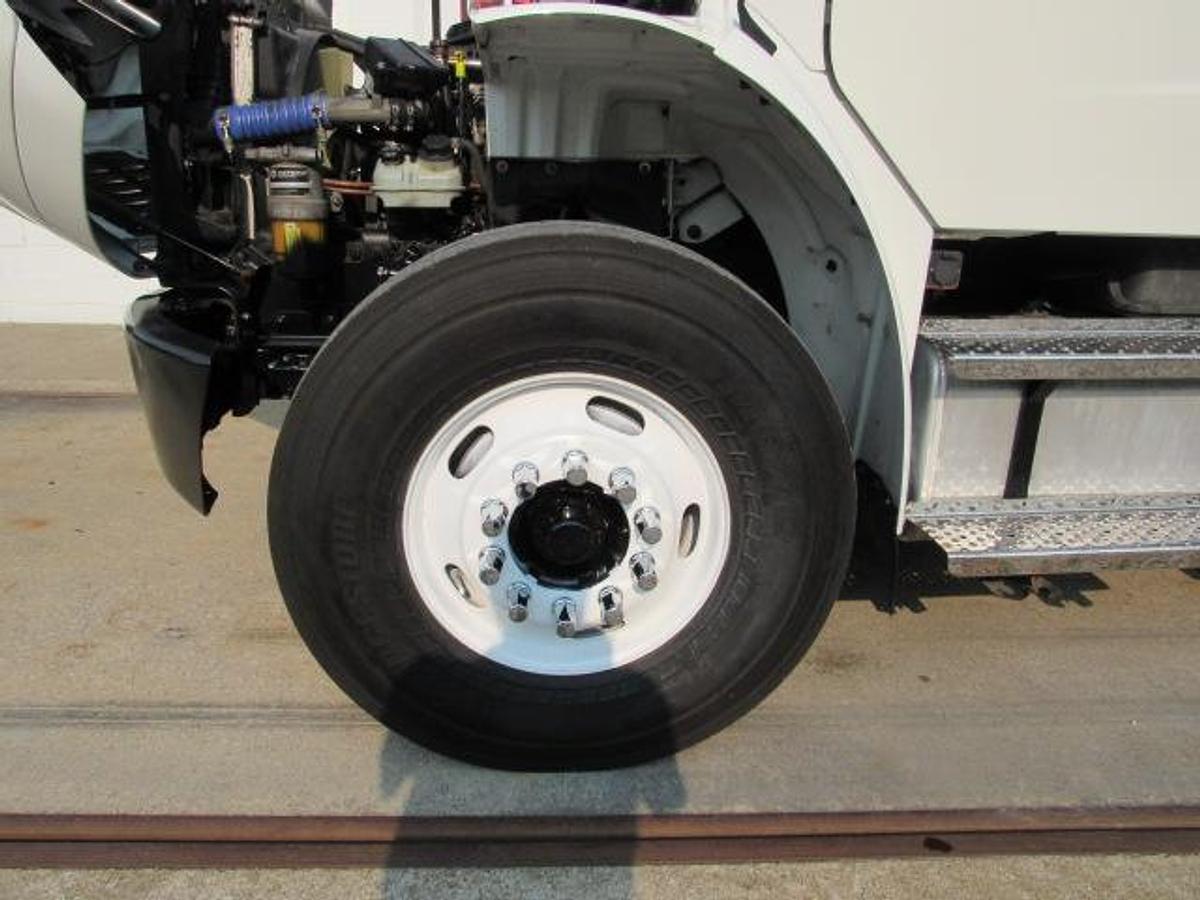 Used 2022 Freightliner M2 106