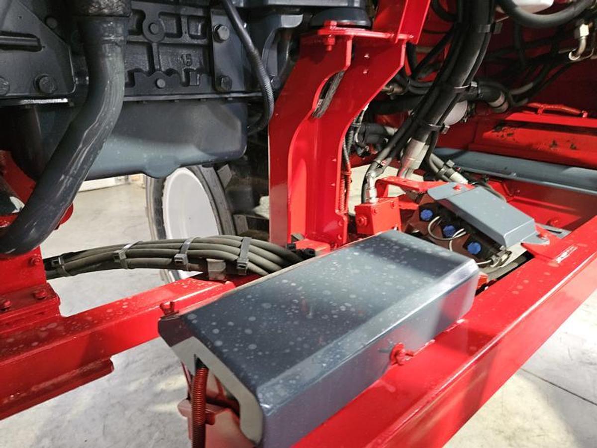 Used 2012 Moffett M70