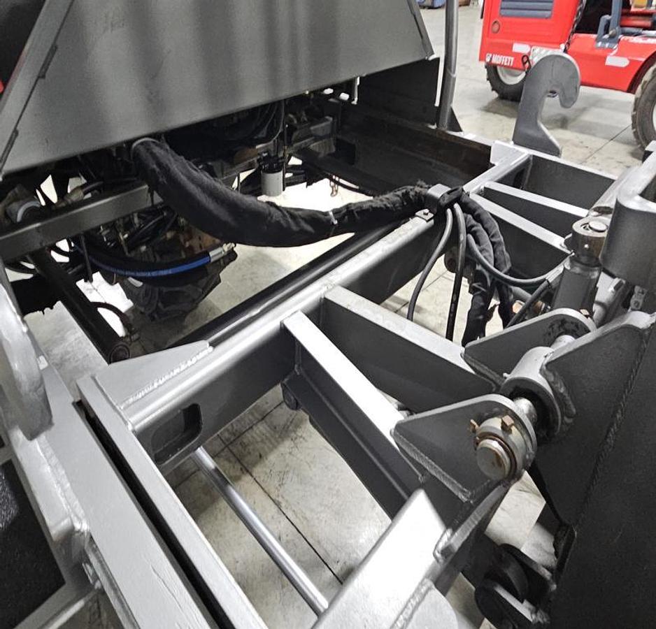 Used 2015 Navigator RT-5500 Truck Mounted Forklift