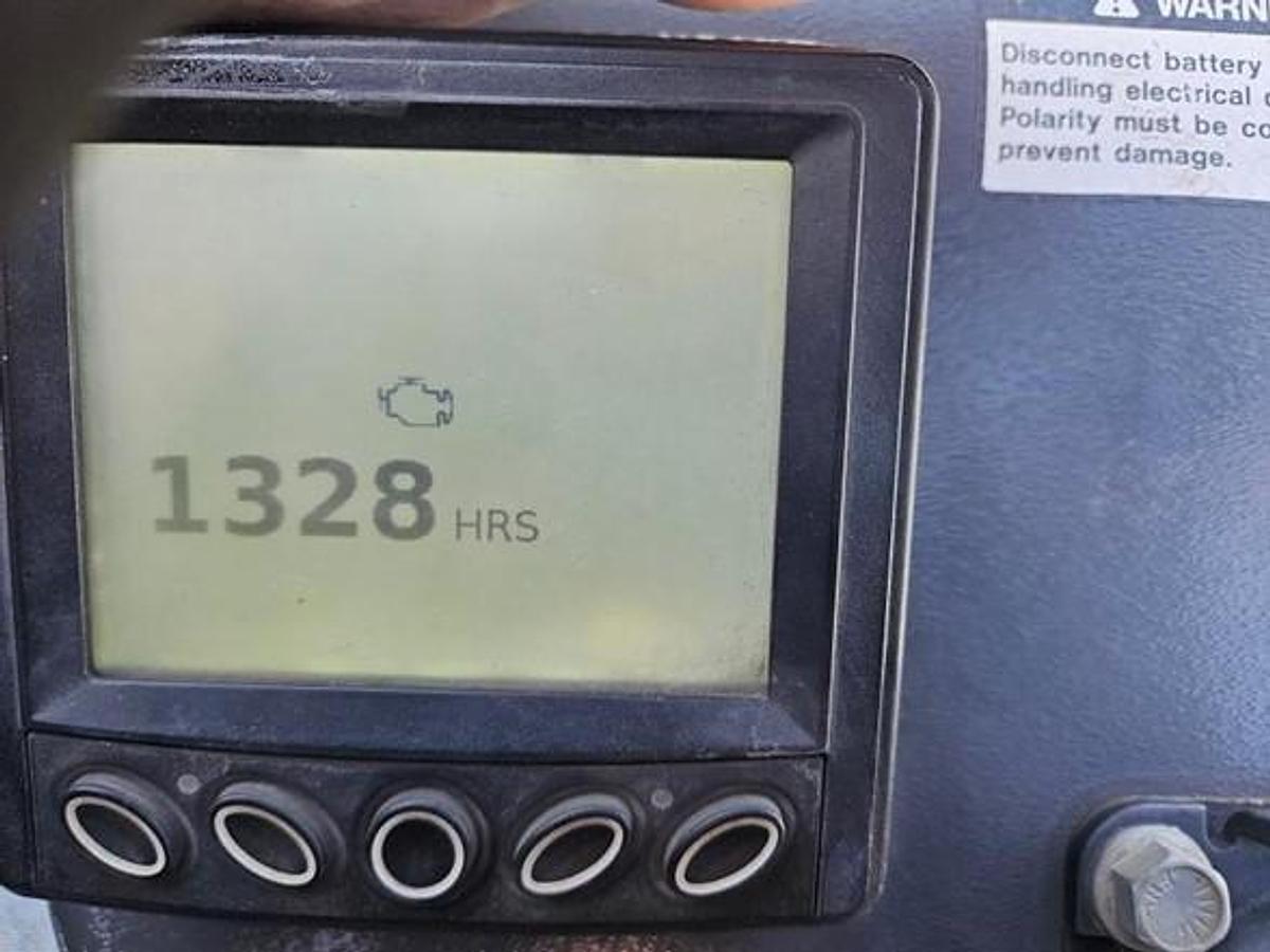 Used 2017 Navigator RT-5500 Truck Mounted Forklift