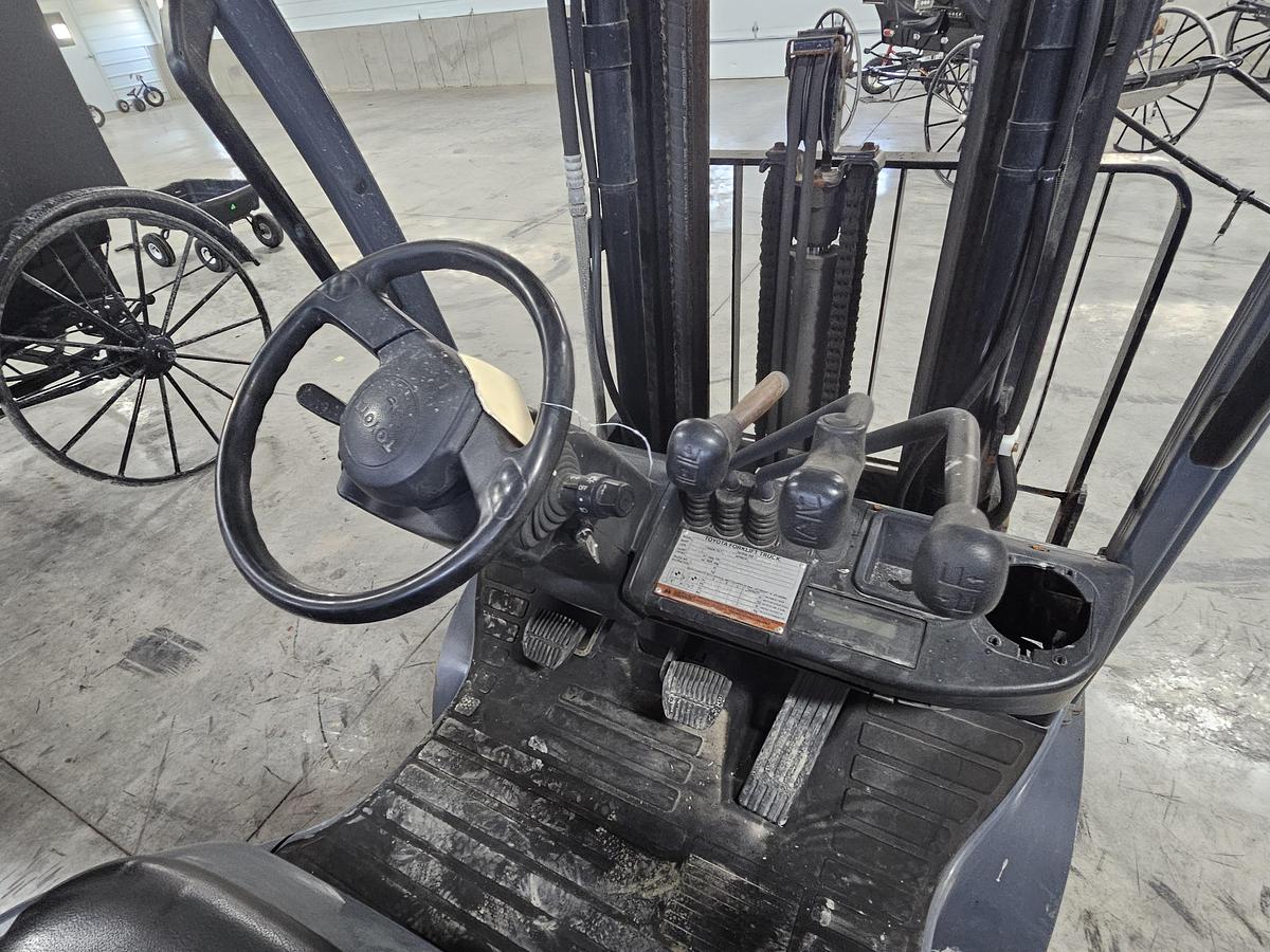 Used 2016 Toyota Industrial Equipment 8FGCU25
